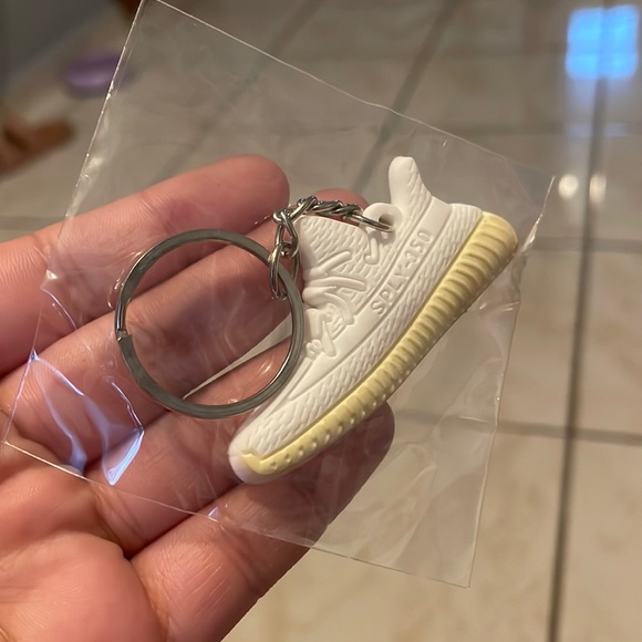 Keychain ✨🫶🏻 - Picture 1 of 3